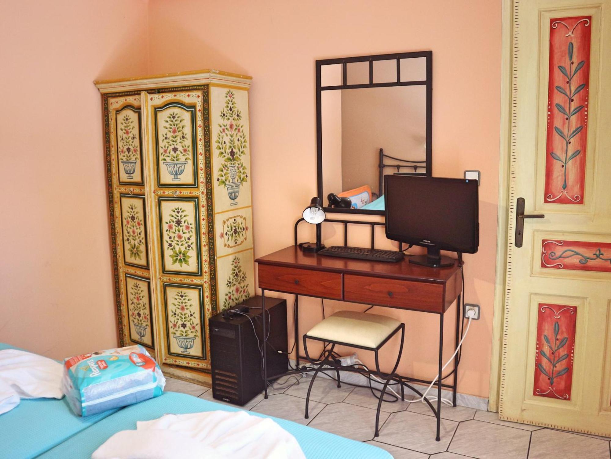 Villa Eleni Seaside Apartments Platanias  Bilik gambar