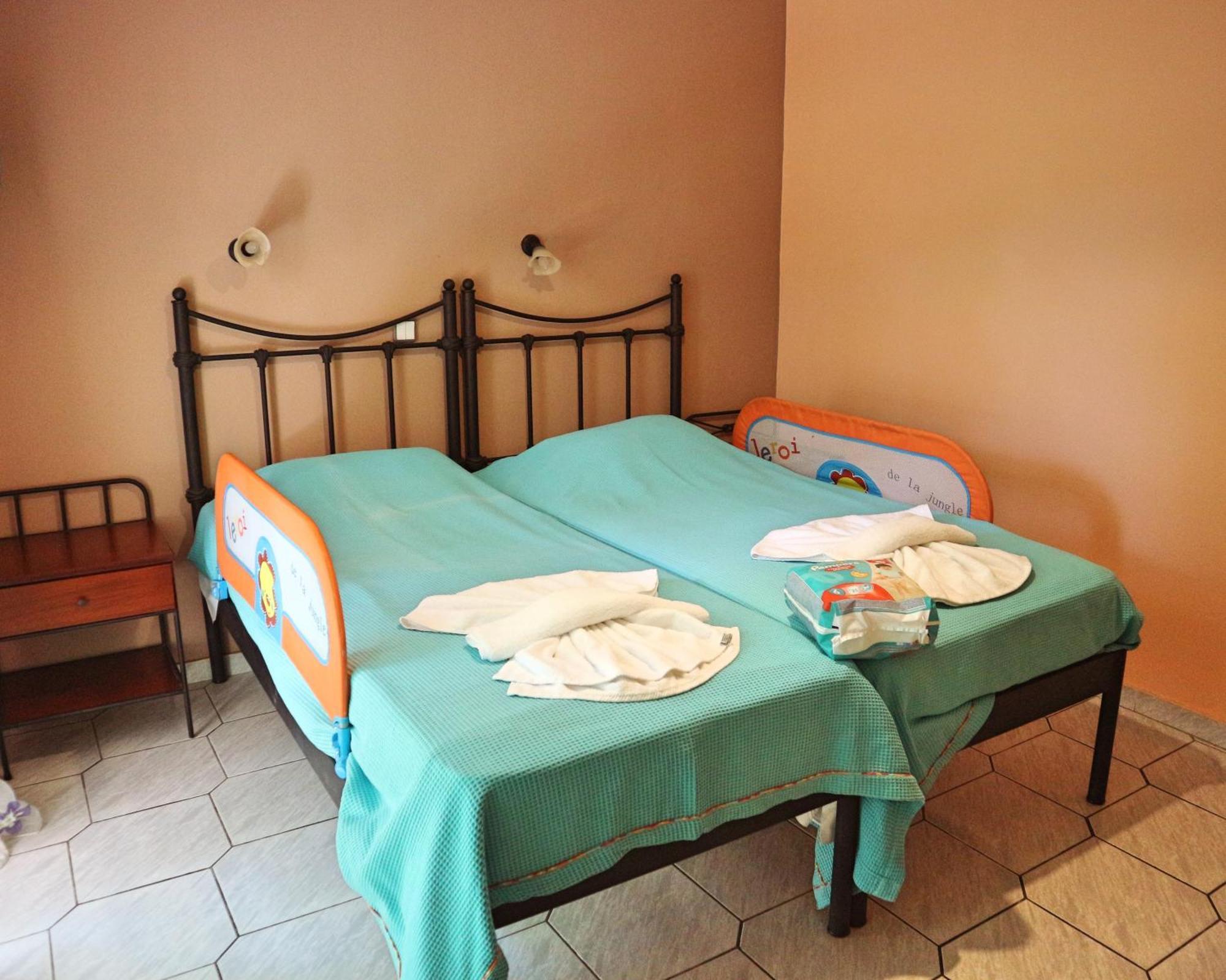 Villa Eleni Seaside Apartments Platanias  Bilik gambar