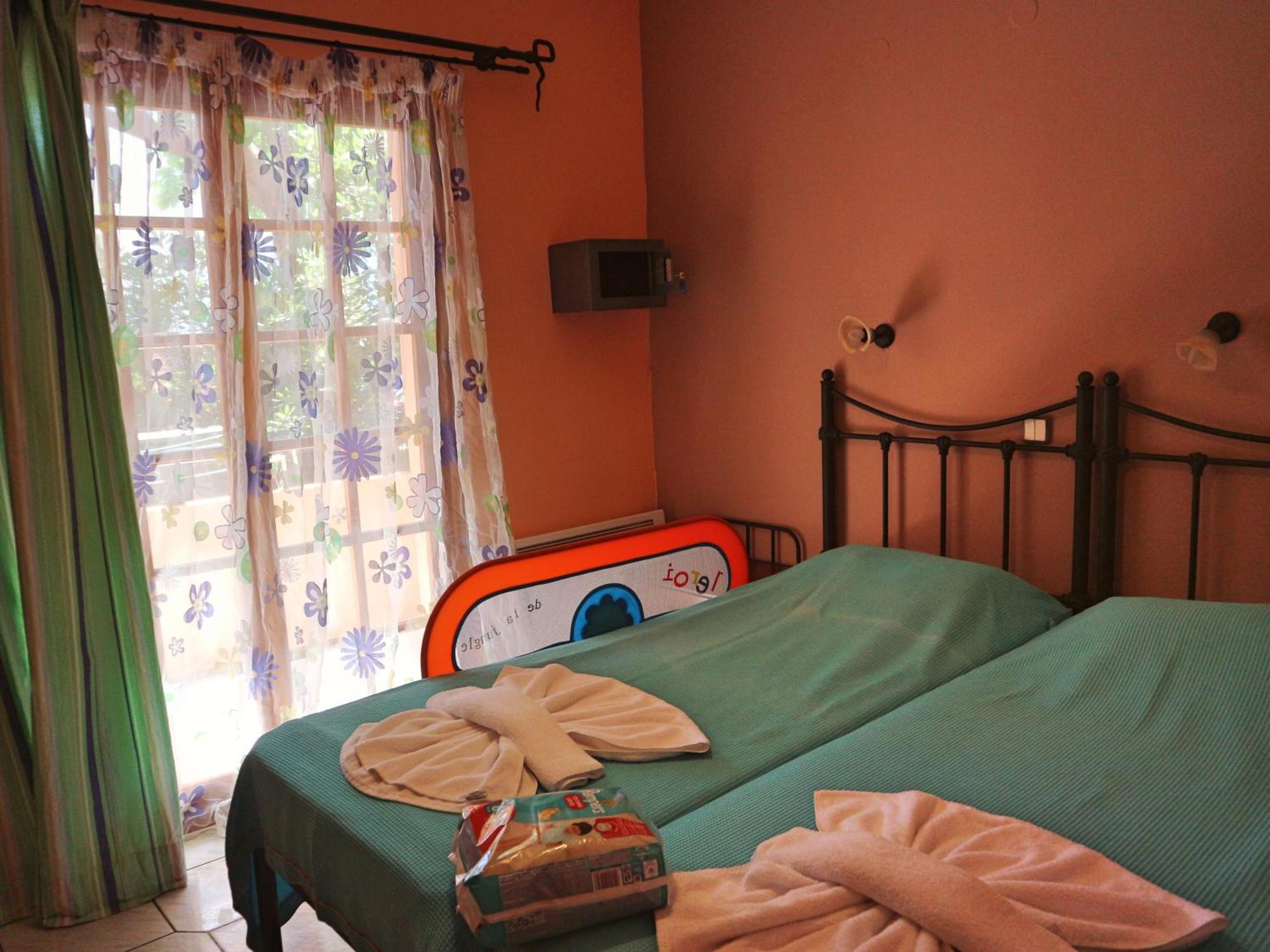 Villa Eleni Seaside Apartments Platanias  Bilik gambar