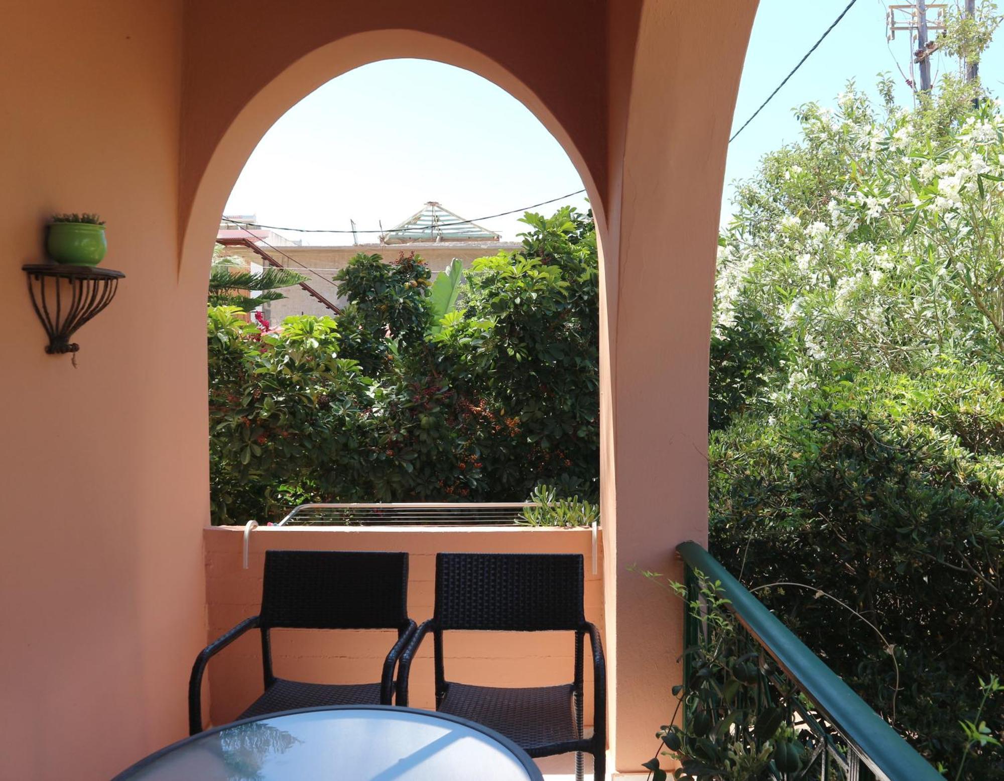 Villa Eleni Seaside Apartments Platanias  Bilik gambar